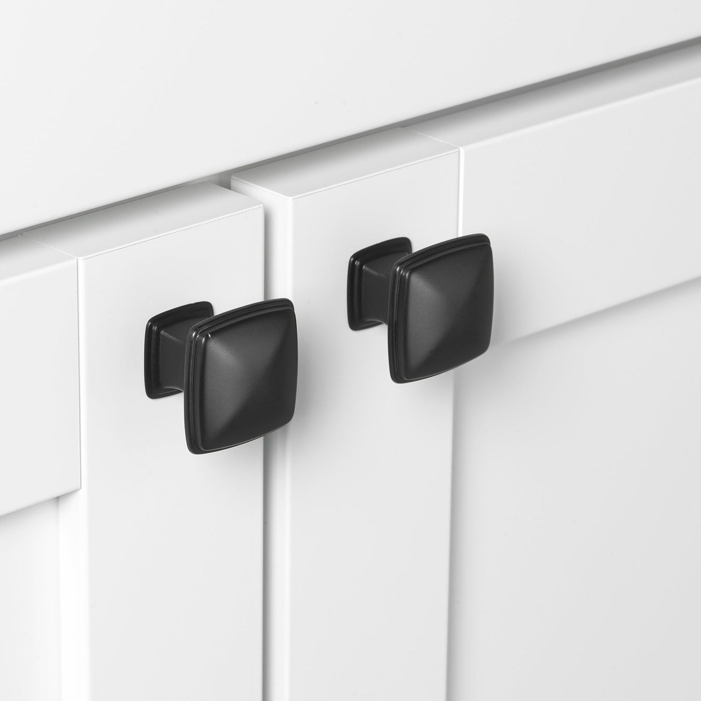 1 1/4" (32mm) Square Decorative Cabinet Knob