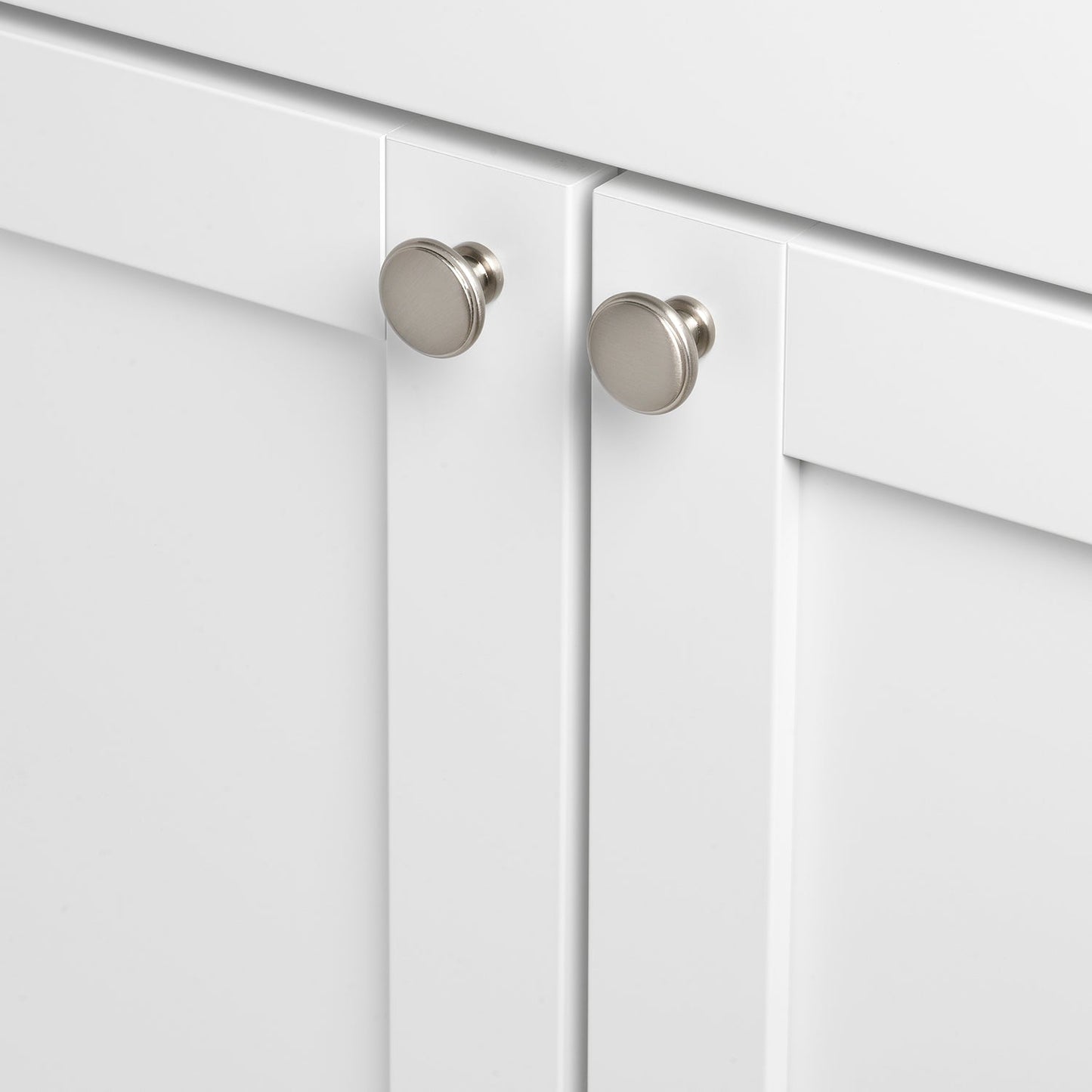 1 1/8" (28.5mm) Round Ring Classic Cabinet Knob