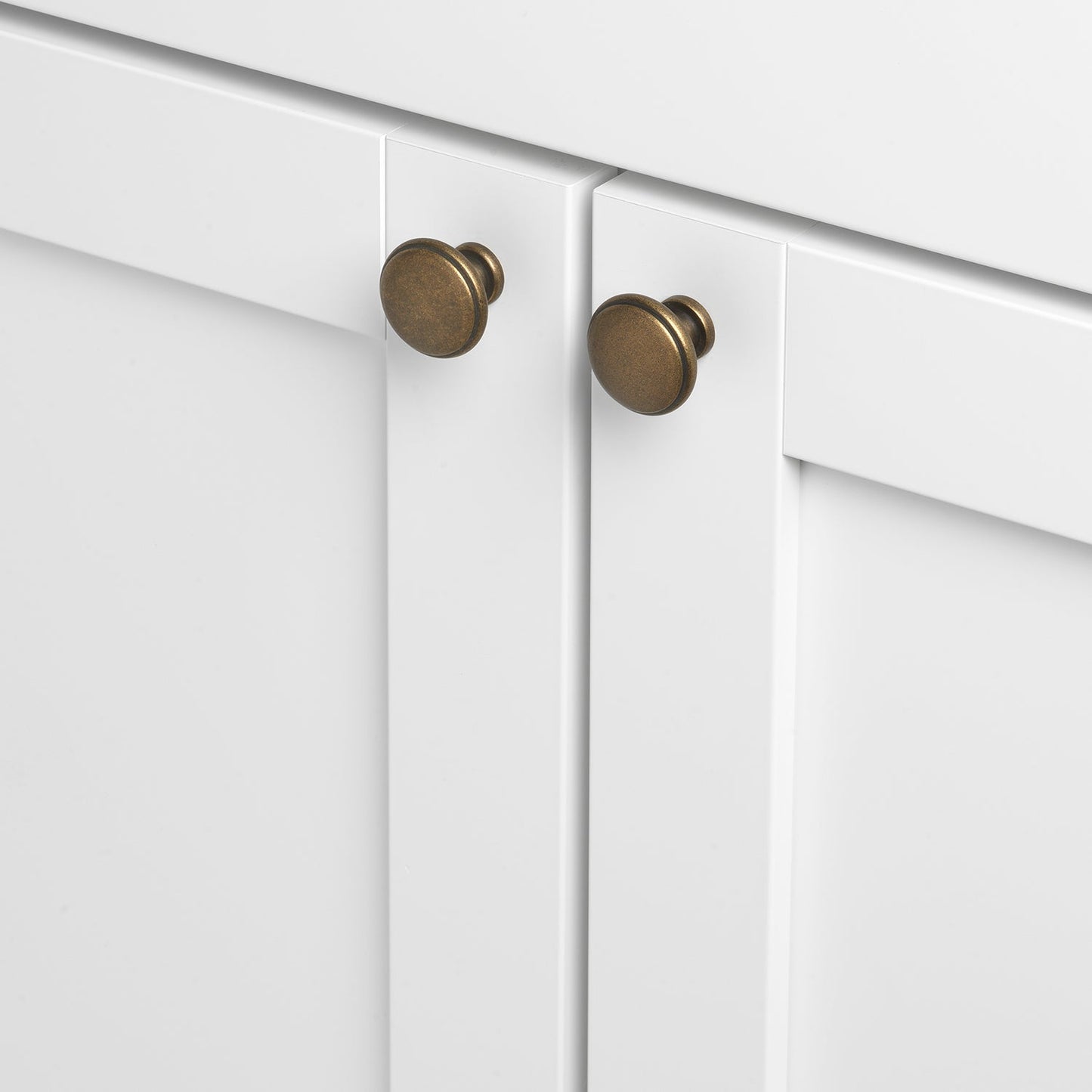 1 1/8" (28.5mm) Round Ring Classic Cabinet Knob