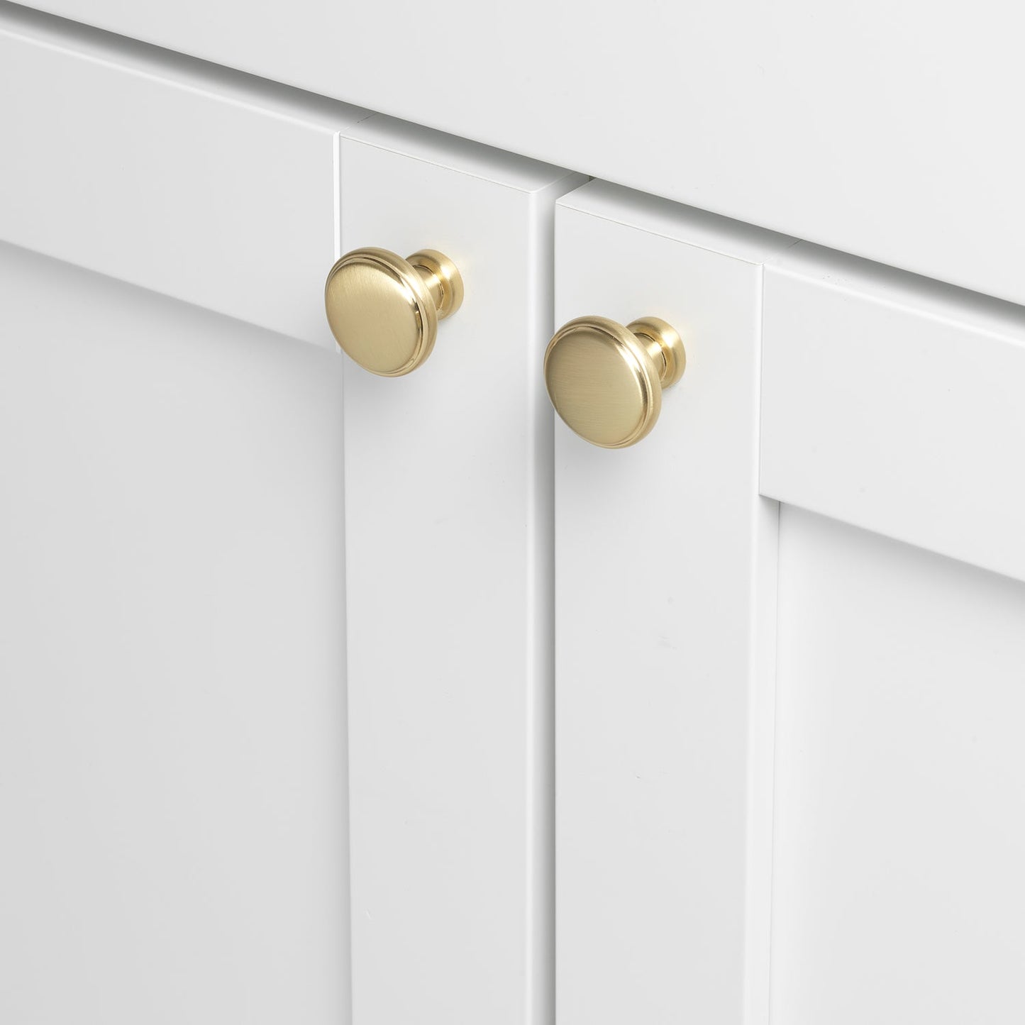 1 1/8" (28.5mm) Round Ring Classic Cabinet Knob