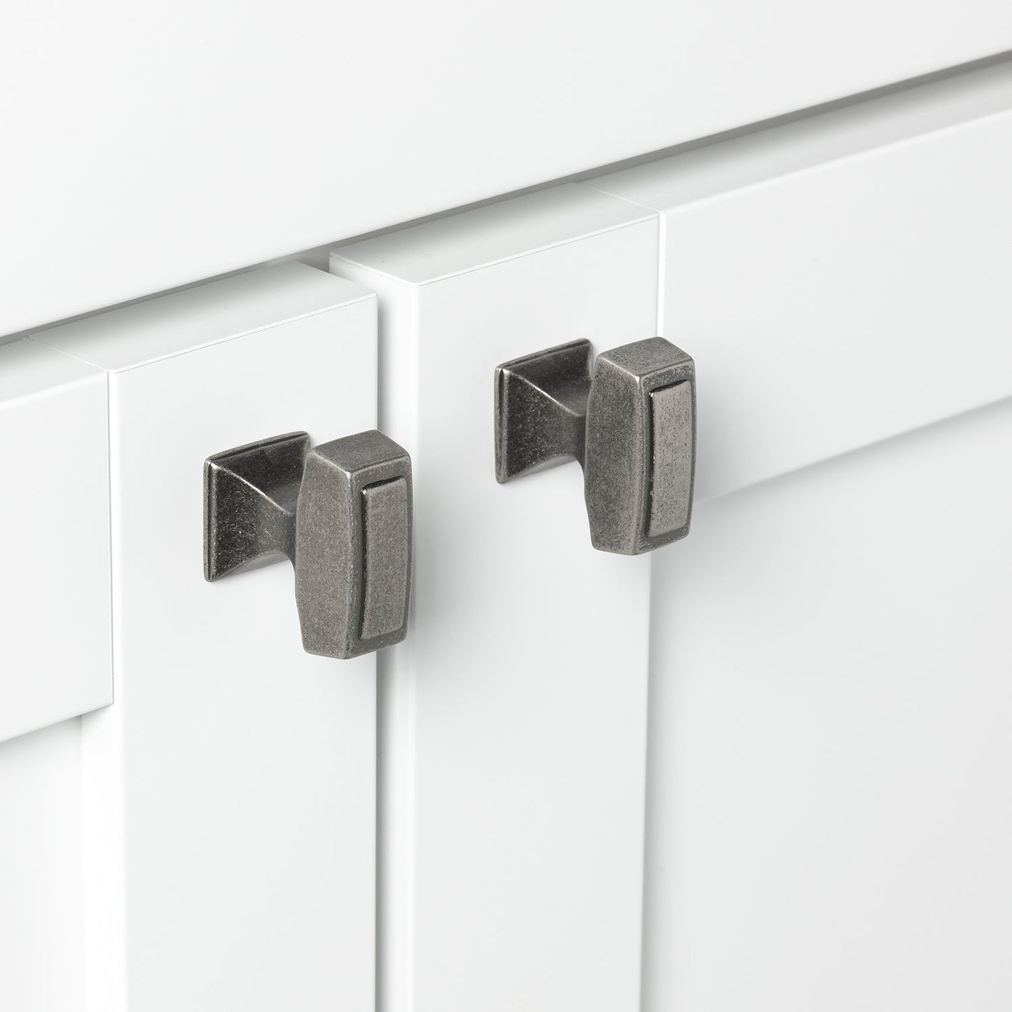 1 1/8" (28.5mm) Transition Rectangle Cabinet Knob