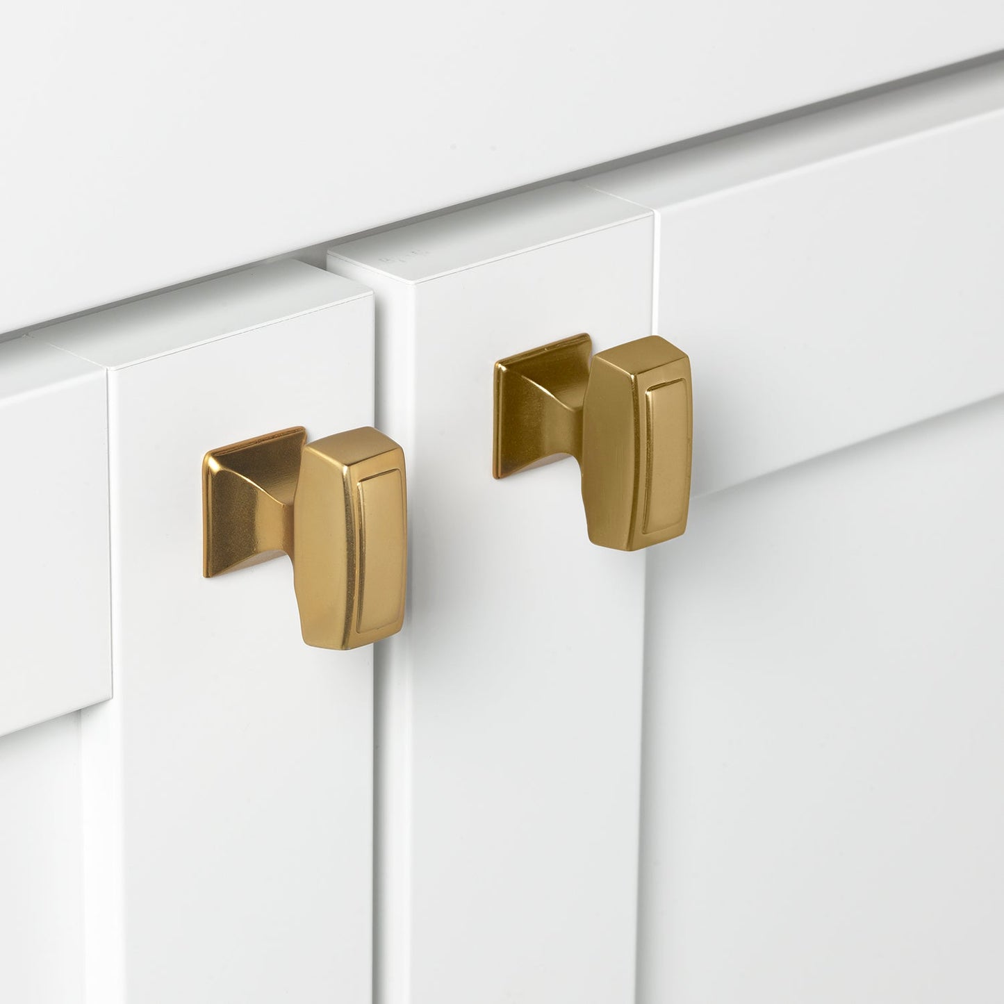 1 1/8" (28.5mm) Transition Rectangle Cabinet Knob