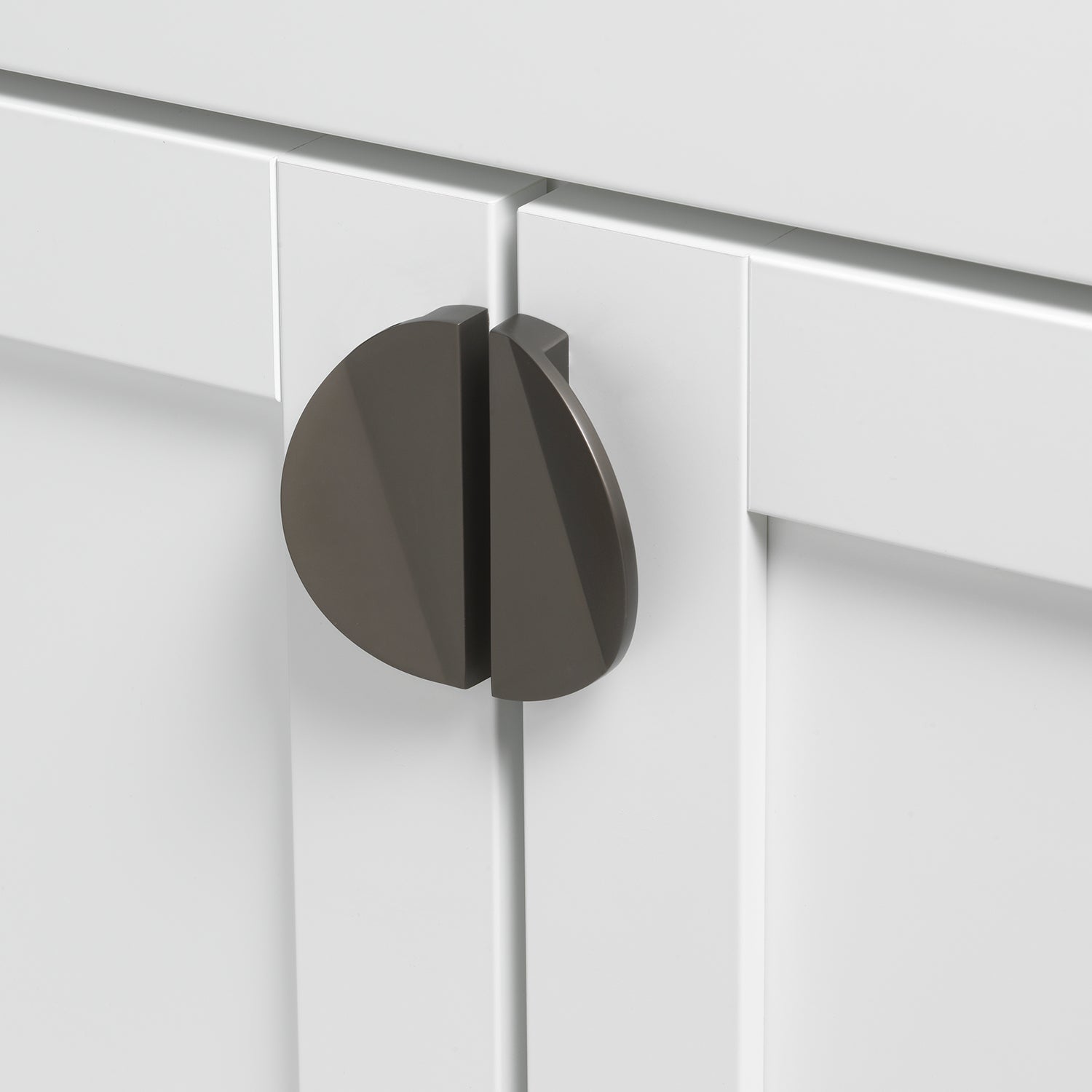 2 1/2" (63.5mm) Center to Center Circle Drawer Cabinet Knob