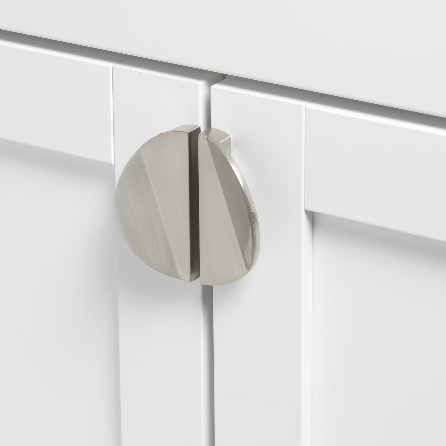 2 1/2" (63.5mm) Center to Center Circle Drawer Cabinet Knob