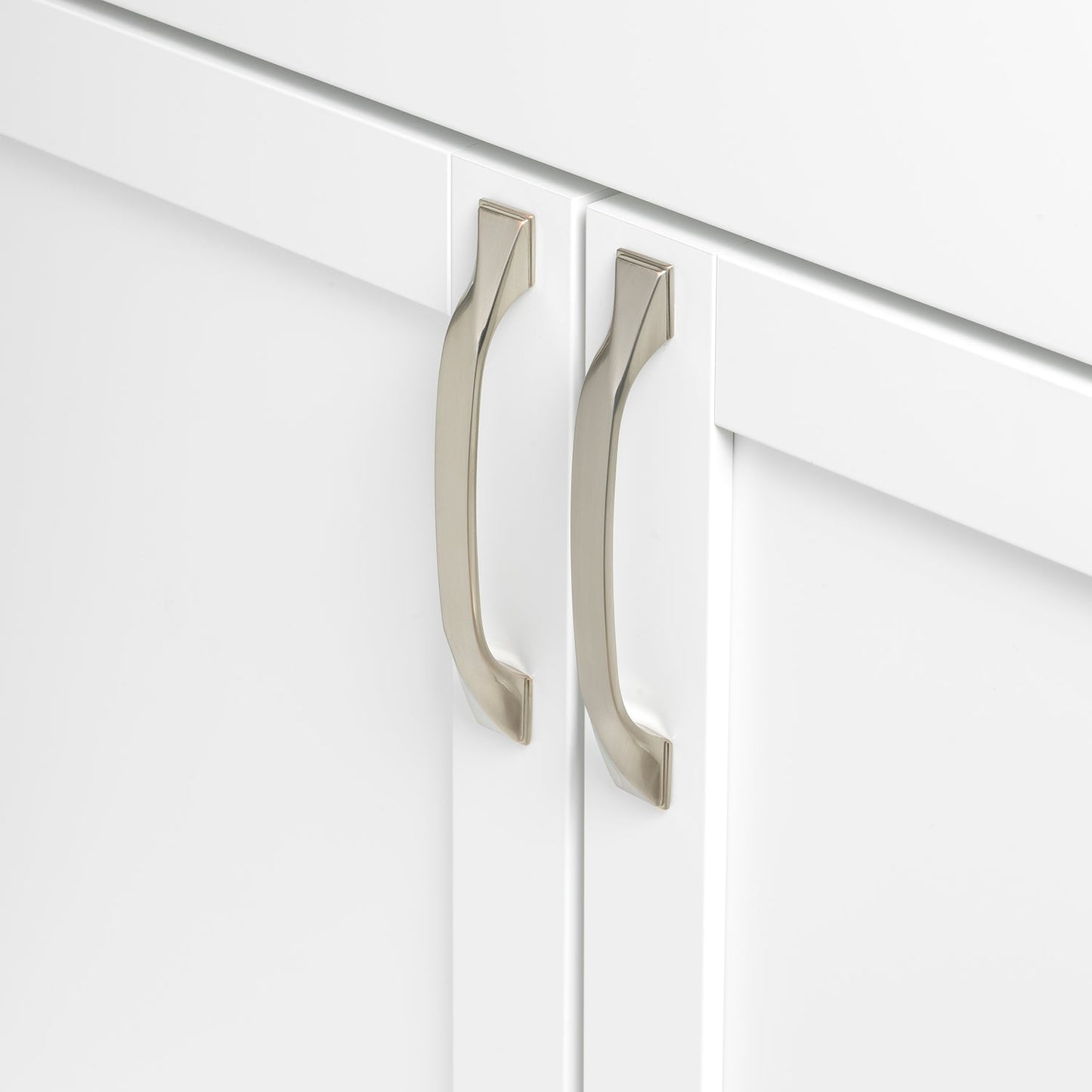 5 1/16" (128mm) Center to Center Twisted Bar Pull Cabinet Handle