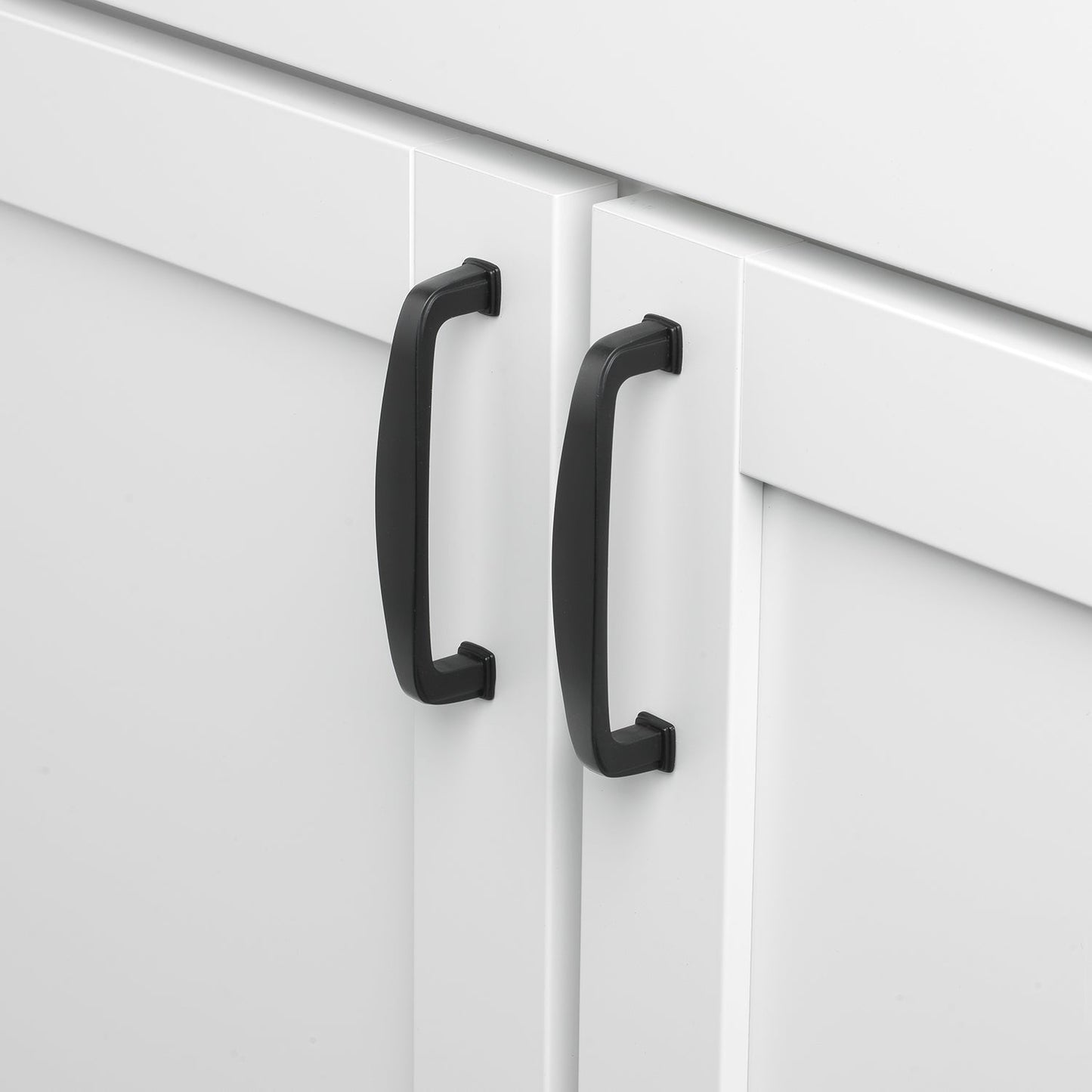 3 3/4" (96mm) Center to Center Transitional Pull Cabinet Handle