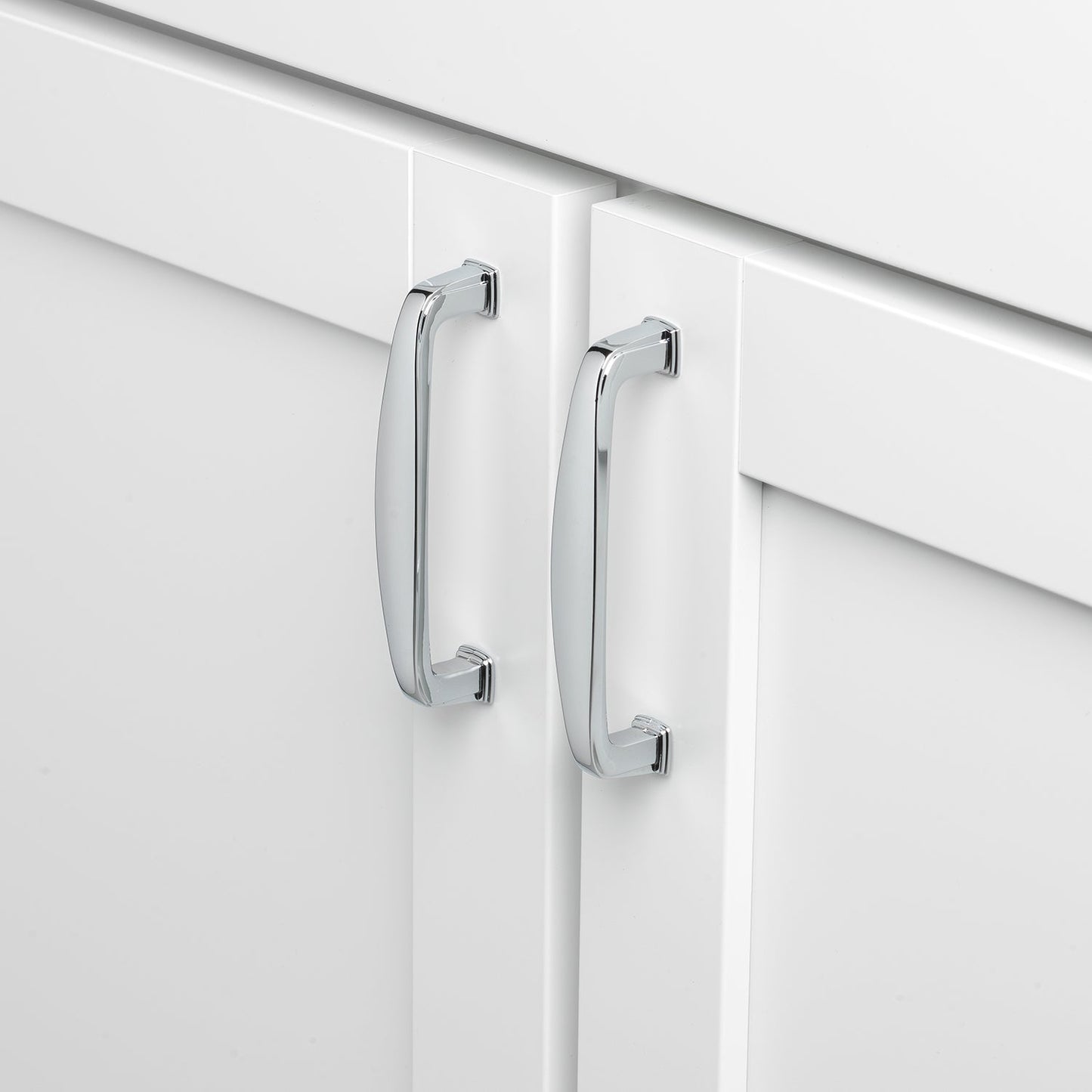 3 3/4" (96mm) Center to Center Transitional Pull Cabinet Handle