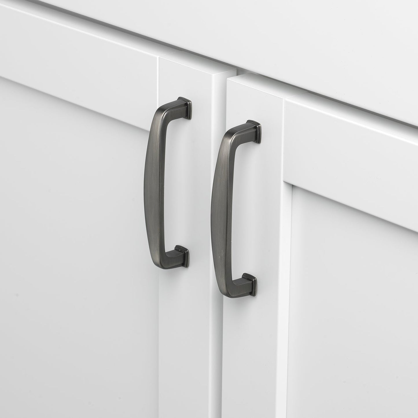 3 3/4" (96mm) Center to Center Transitional Pull Cabinet Handle