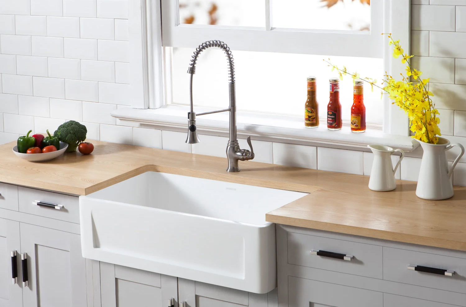 Arcticstone 33" x 18" x 9-9/16" Solid Surface Matte White Stone Apron-Front Single Bowl Undermount Farmhouse Kitchen Sink