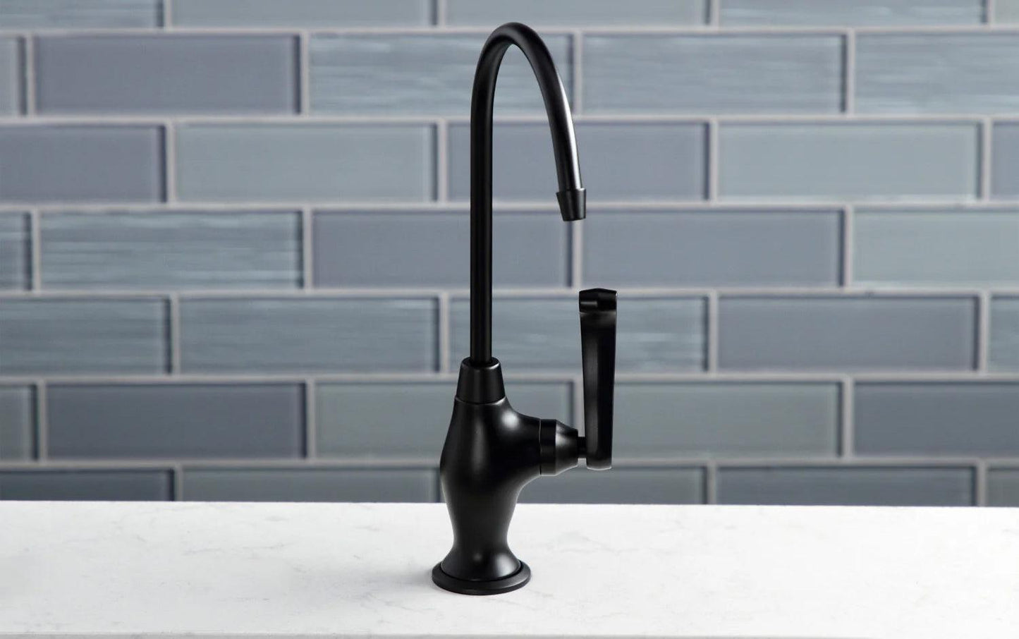 Royale A Single-Handle 1-Hole Deck Mount Water Filtration Faucet